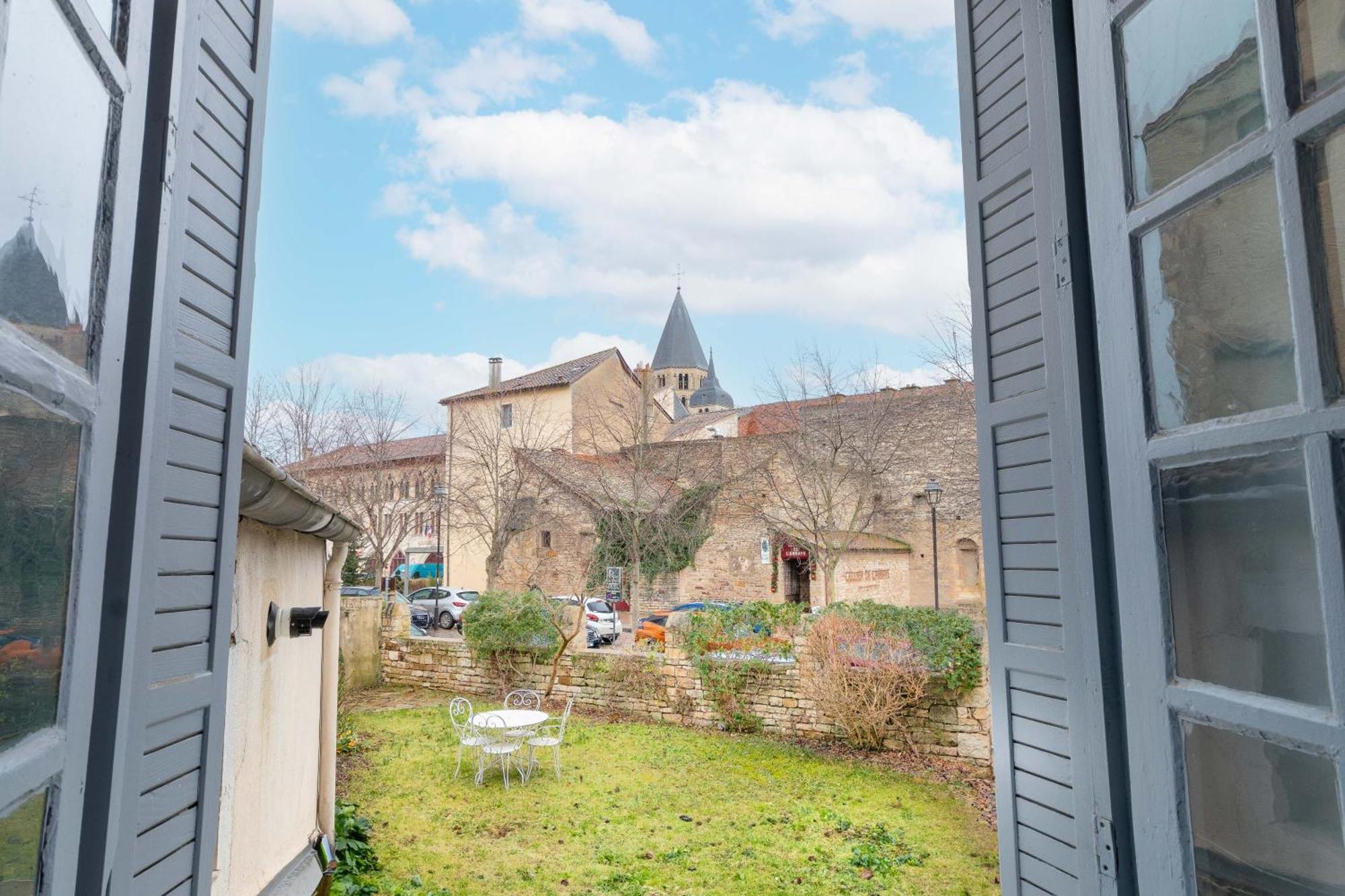 Cabana & La Place De L'Abbaye - Centre-Ville, Jardin Клюни Экстерьер фото